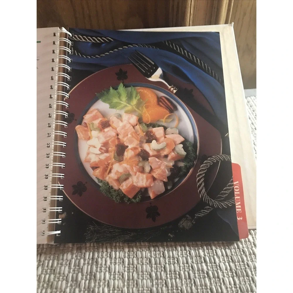 Treasury of Christmas Cookbook Recipe Collection Holiday‎ Spiral Bound